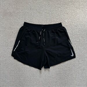 Nike Stride Men's Medium Black Dri-FIT 5” Lined Running Shorts